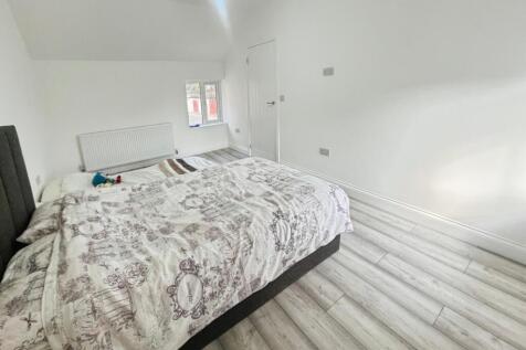 pbox-bedroom-344962.jpeg