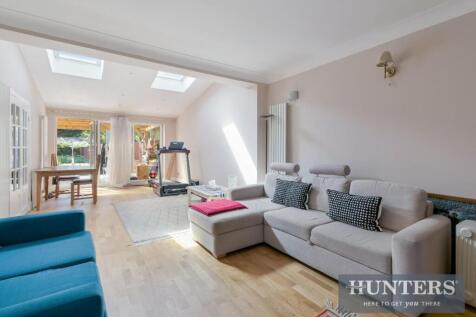 GREAT WEST ROAD-3.jpg