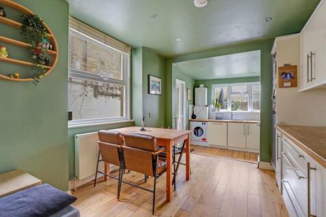 04-25f1JHPropWorld - 18 Oaksford Avenue - 10-mediu