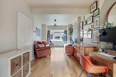 03-8627JHPropWorld - 18 Oaksford Avenue - 7-medium