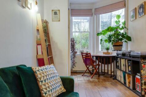 14-05e7JHPropWorld - 49a Westwood Hill - 40-medium