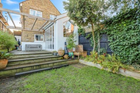09-aca4JHPropWorld - 35a Addington Grove - 25-medi
