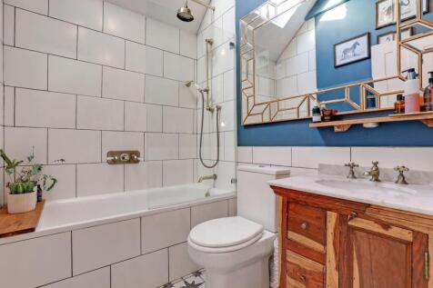 12-fa82JHPropWorld - 35a Addington Grove - 34-medi