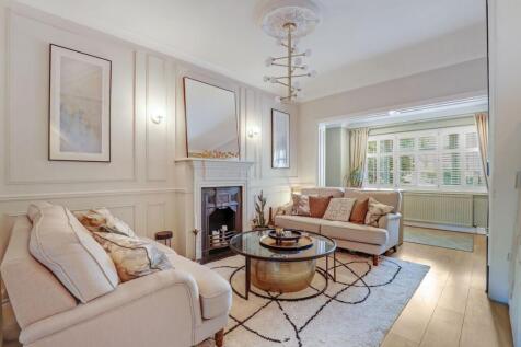 03-4107JHPropWorld - 35a Addington Grove - 7-mediu
