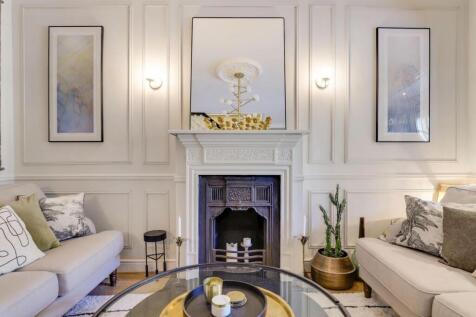 04-0dd0JHPropWorld - 35a Addington Grove - 10-medi