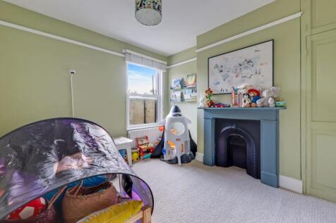 11-d696JHPropWorld - 18 Hillmore Grove - 31-medium