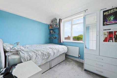 06-b107JHPropWorld - 43 Meadowview Road - 18 (1)-m