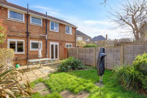 11-a786JHPropWorld - 6d Hall Drive - 31-medium.jpg
