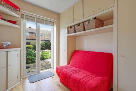 09-6e71JHPropWorld - 6d Hall Drive - 25-medium.jpg
