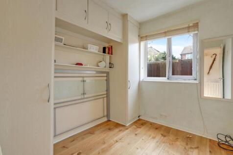 14-f65dJHPropWorld - 6d Hall Drive - 40-medium.jpg