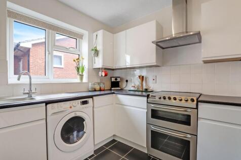 02-ef4fJHPropWorld - 10 Wakefield Court - 4-medium
