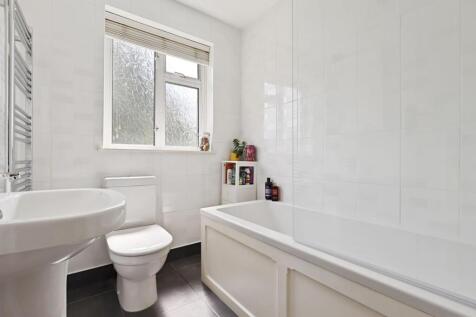 13-be24JHPropWorld - 62 Datchet Road - 39 (1)-medi