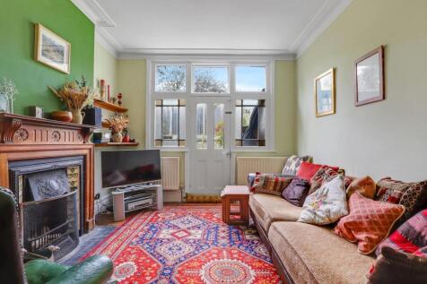 06-c276JHPropWorld - 11 Homecroft Road - 16-medium