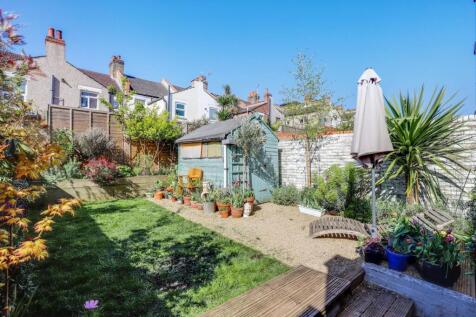 07-9709JHPropWorld - 27 Elderton Road - 19-medium.
