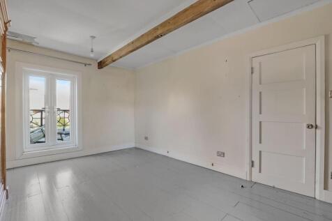 12-d8e7JHPropWorld - 1 Westhood Hill - 34-medium.j