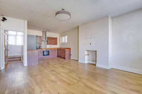04-0a16JHPropWorld - 1 Westhood Hill - 10-medium.j
