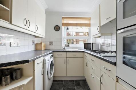 06-9891JHPropWorld - 97 Longton Grove - 18 (1)-med