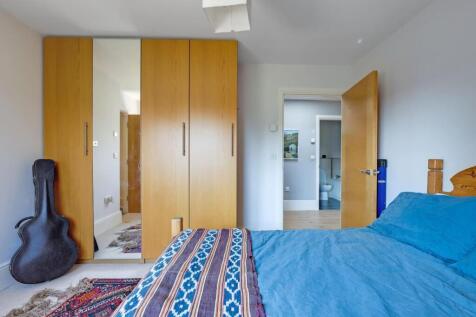 03-3951JHPropWorld - Flat 9, 2-4 Trewsbiry Road -7