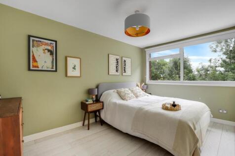 bed1.jpg