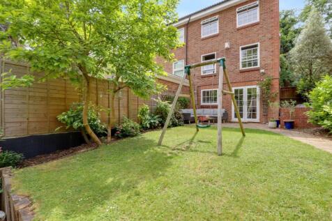 03-2762 60 Crystal Palace Park Road -IMG_2252.jpg