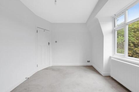03-0a5dJHPropWorld - 18 Fountain Court - 8.jpg