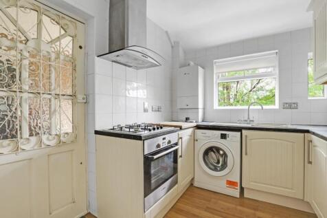 11-3ed0JHPropWorld - 18 Fountain Court - 31.jpg