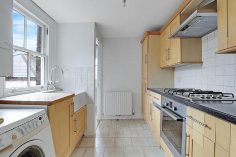 01-4943JHPropWorld - Flat 3, 49 Davids Road - 1.jp