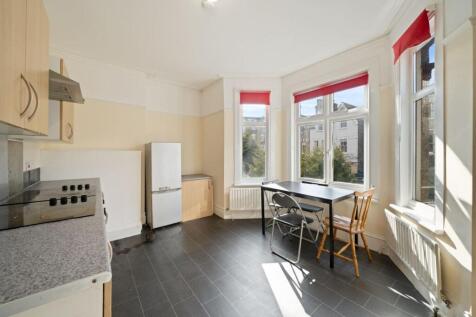 10-35cd82362 - PropWorld - NS - Top Floor Flat, 8 