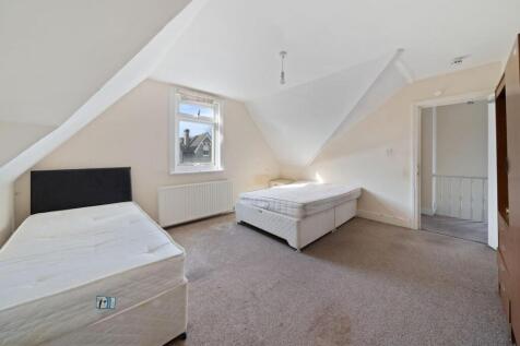 07-ce3b82362 - PropWorld - NS - Top Floor Flat, 8 