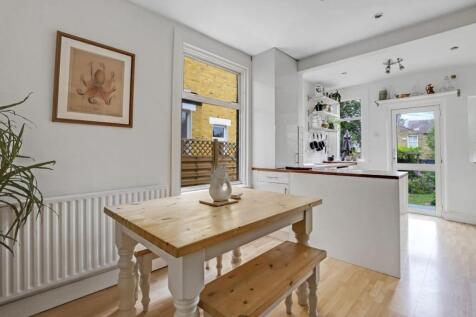 05-5b6eJHPropWorld - 62 Byne Road - 13-medium.jpg