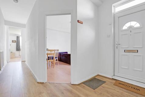 12-2b12JHPropWorld - 77a Sydenahm Road - 34-small.