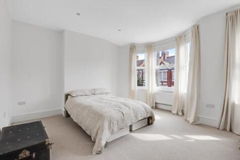 13-889bJHPropWorld - 15 Highclere Street - 31.jpg