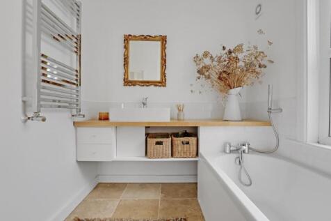 15-d456JHPropWorld - 15 Highclere Street - 40.jpg