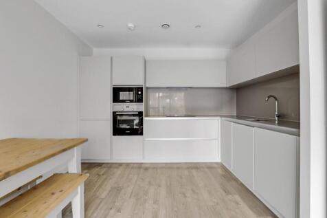 04-3bf7JHPropWorld - Flat 5, 7 Station Approach - 