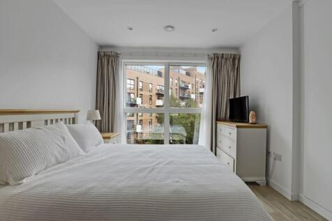 01-2658JHPropWorld - Flat 5, 7 Station Approach - 