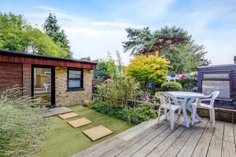 01-7974JHPropWorld - 38 Larkbere Road - 14.jpg