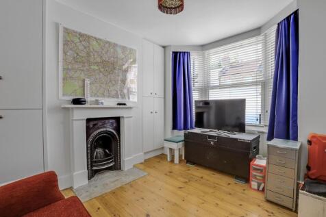 12-23c0JHPropWorld - 38 Larkbere Road - 2.jpg