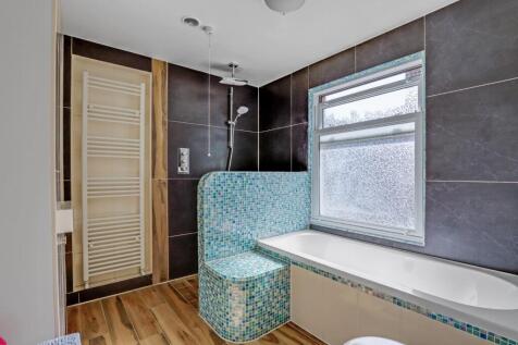 06-cd82JHPropWorld - 38 Larkbere Road - 29.jpg