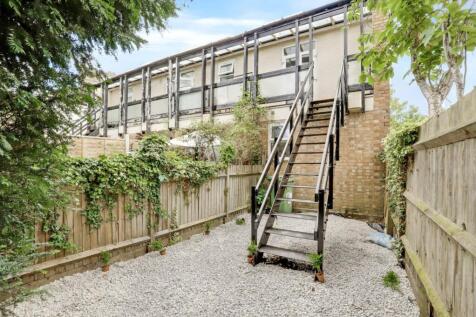 09-c1e9JHPropWorld - 18c Trewsbury Road - 26.jpg