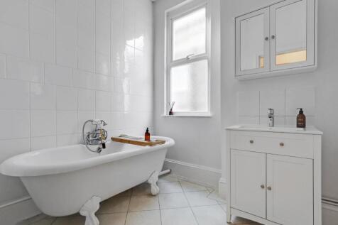 06-ce82JHPropWorld - 124 Venner Road - 34.jpg