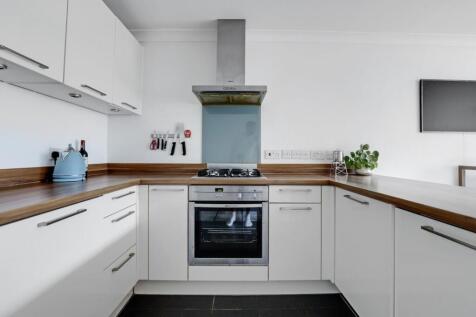 09-412eJHPropWorld - Flat 3, 104 Wells Park Road -