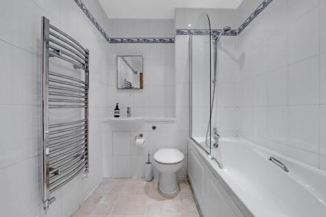 11-82cdJHPropWorld - Flat 3, 104 Wells Park Road -