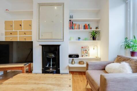 12-a74eJHPropWorld - 63 Highclere Street - 8.jpg