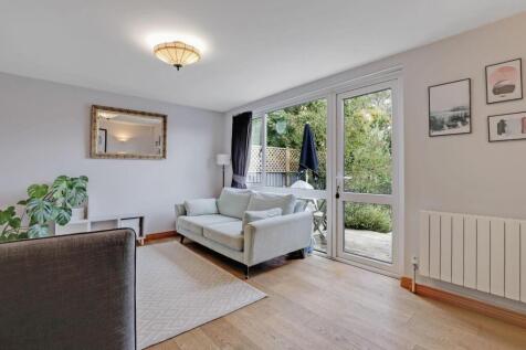 01-797cJHPropWorld - 9 Prospect Close - 14.jpg