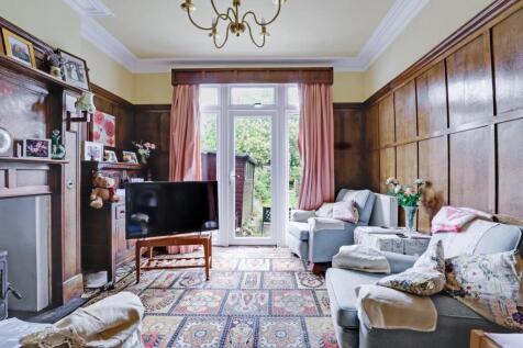 04-bebbJHPropWorld - 21 Tannsfeld Road - 10.jpg