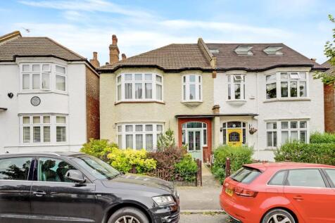 15-3162JHPropWorld - 21 Tannsfeld Road - 43.jpg