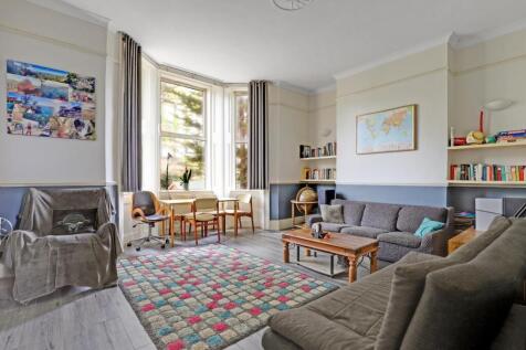 05-9317JHPropWorld - FLat 2, 76 Lawrie Park Road -