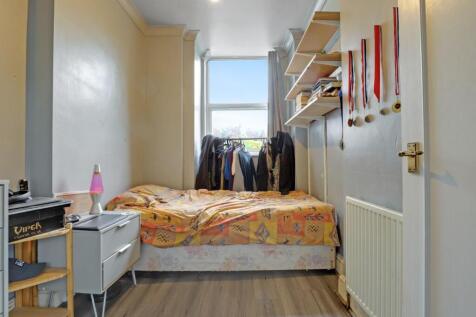 04-842cJHPropWorld - FLat 2, 76 Lawrie Park Road -