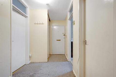 02-fa6084569-Propworld-JJ-Wells Park Court-6.jpg