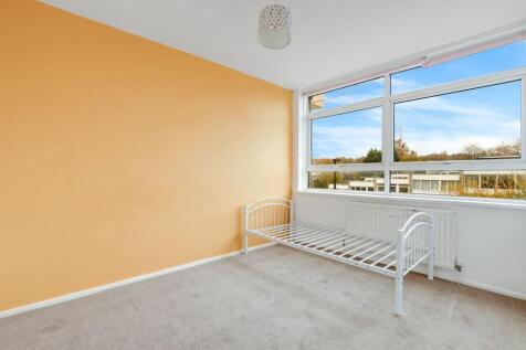 05-f64aJHPropWorld - 15 Hensford Gardens - 34-medi